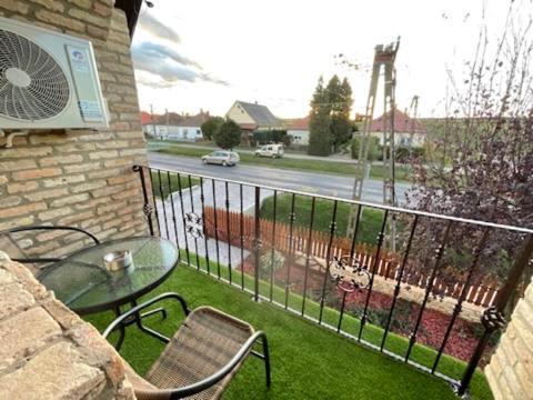 Kukorica Csarda Apartman 2 Balatonujlak Exterior photo